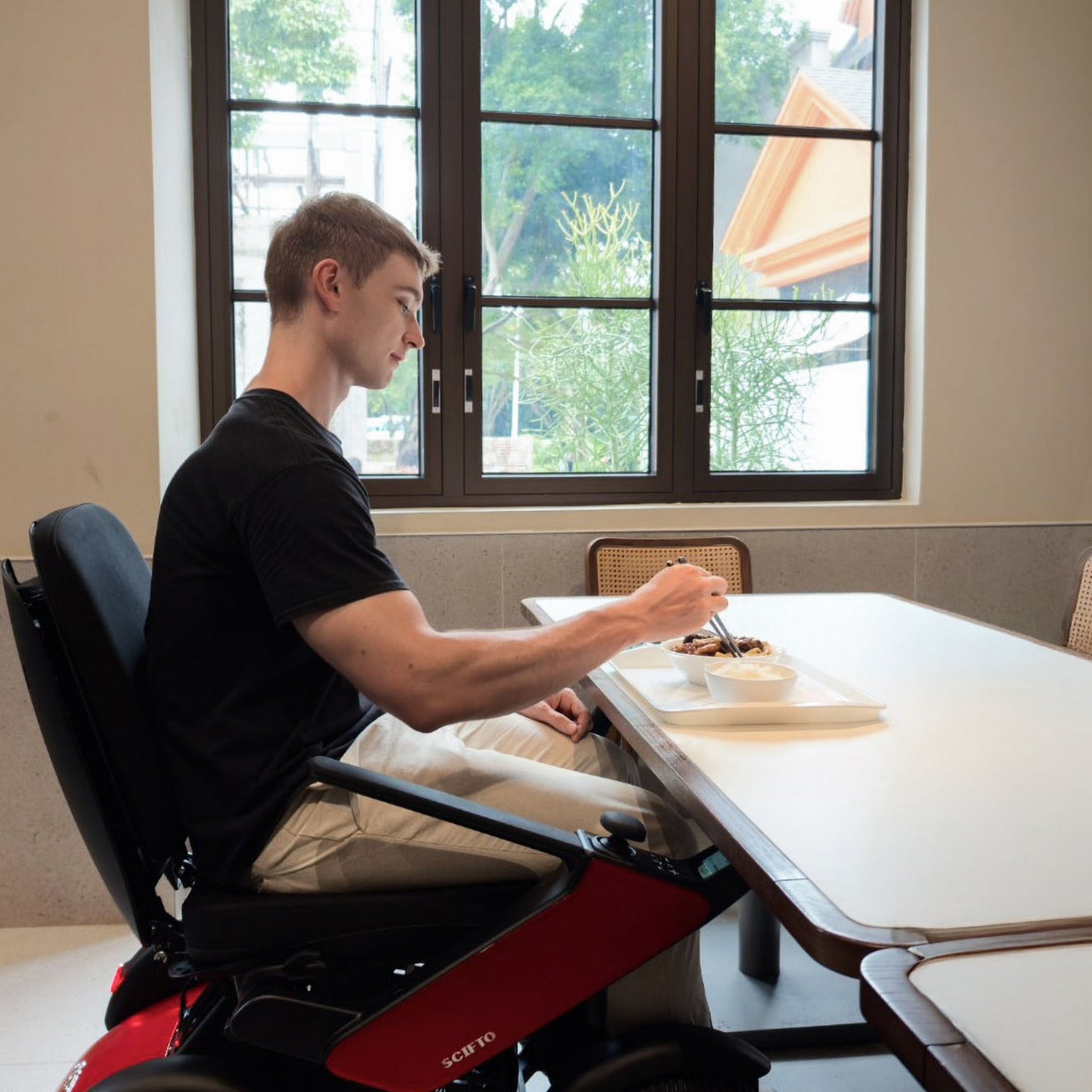 SCIFTO S300 Plus Elektrorollstuhl 64 cm Sitzbreite – 30 km Reichweite, zerlegbar