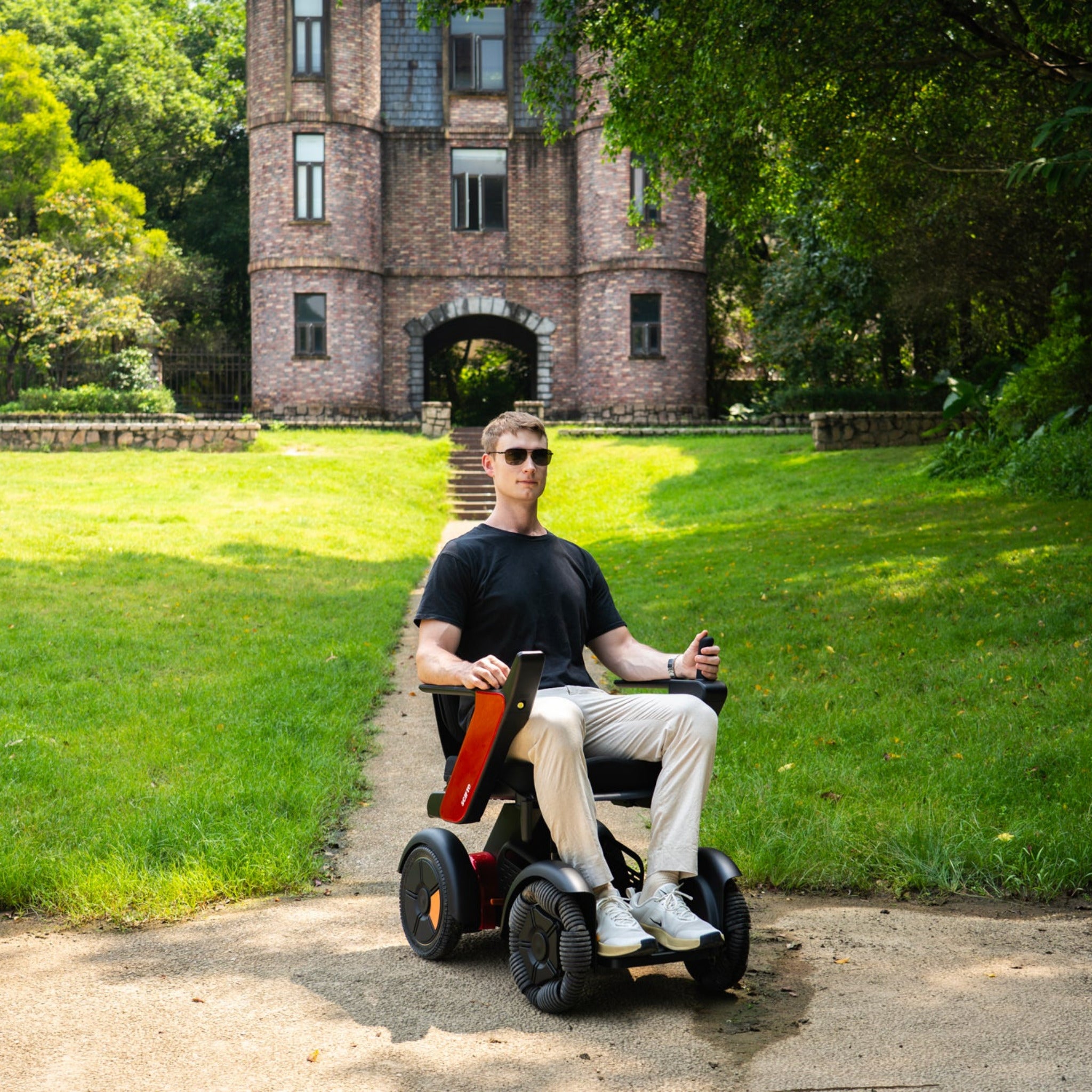 SCIFTO S300 Plus Elektrorollstuhl 64 cm Sitzbreite – 30 km Reichweite, zerlegbar