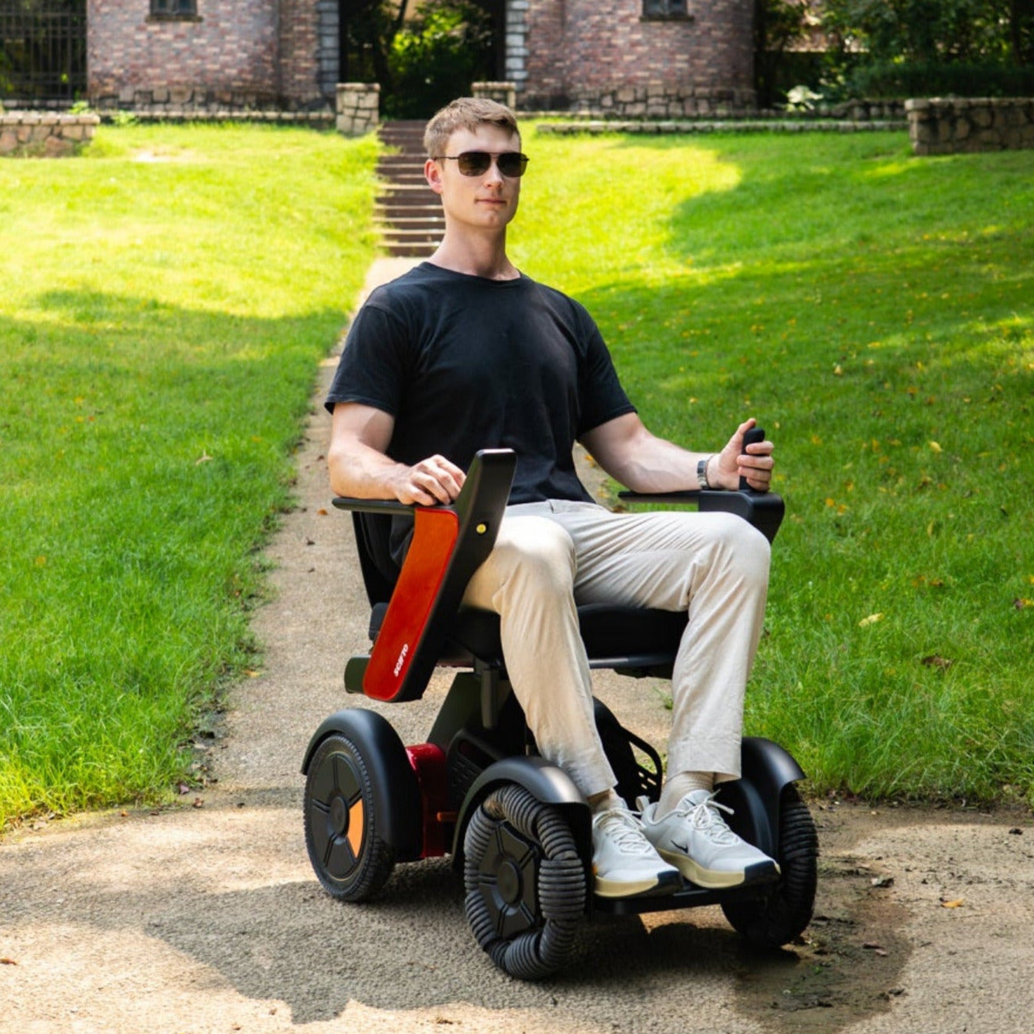 SCIFTO S300 Plus Elektrorollstuhl 64 cm Sitzbreite – 30 km Reichweite, zerlegbar