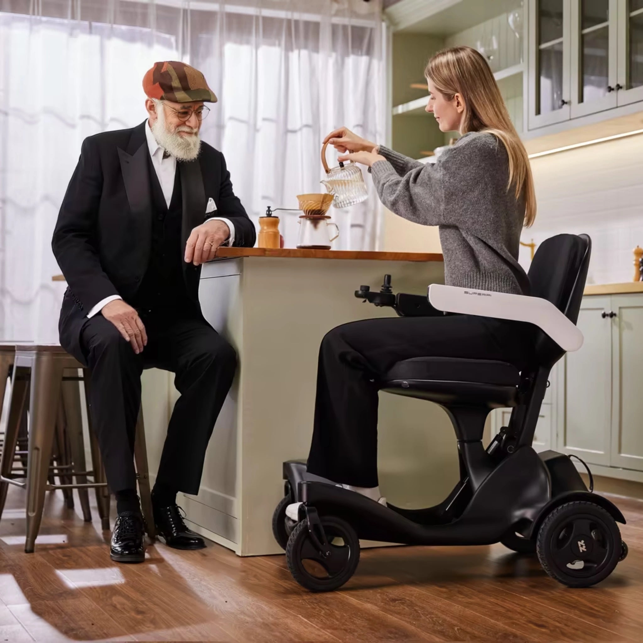 Wendiger Elektrorollstuhl für Wohnung und Innenräume